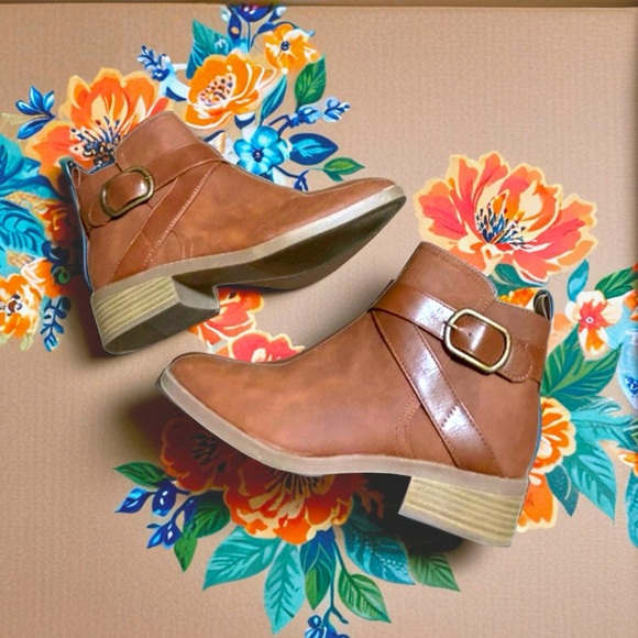 Time and Tru Shoes - Never worn Time & Tru boots 9